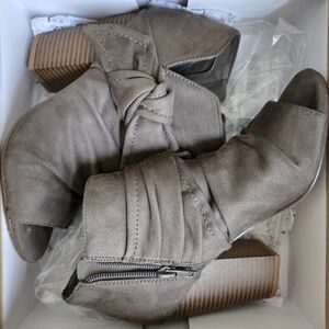 Indigo Women's Gray Peep-Toe Ankle Boots